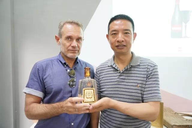 微信图片_20180521000222.jpg