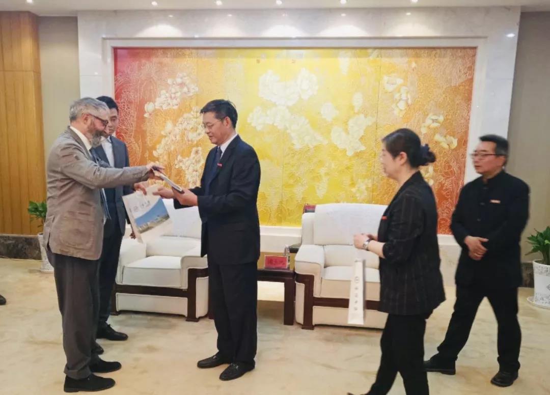 微信图片_20190523230414 - 副本.jpg