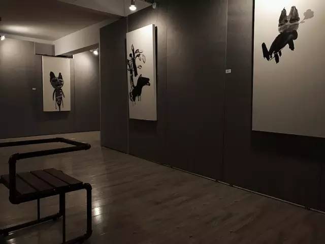 640O21QM915.jpg