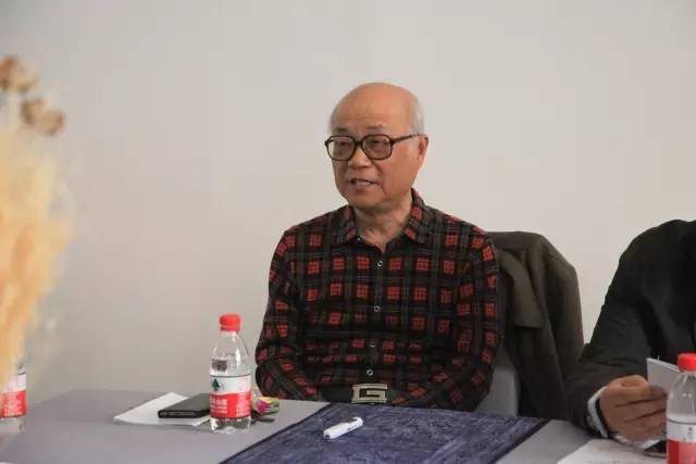 64059KEAWH4.jpg